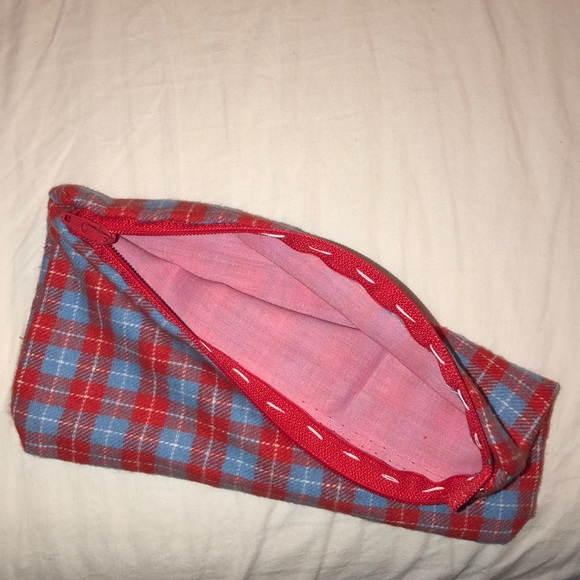 pouch - Picture 3 of 3